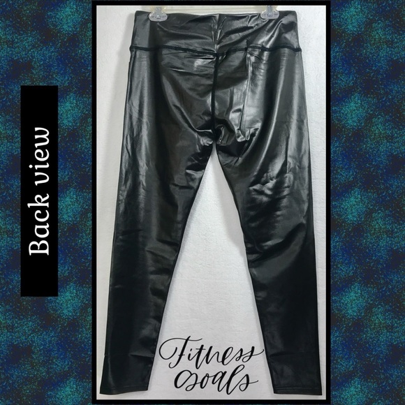 NIB NWT L CAPRI LEGGINGS BLACK MATTE SHINE STRETCH LIGHTWEIGHT~KIMBERLY C - Picture 4 of 14